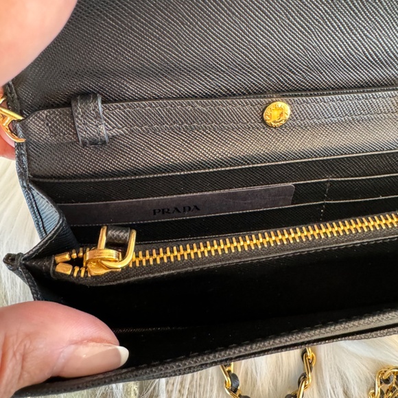 Black & Gold Prada Saffiano Leather Wallet On Chain - Never Used - Picture 3 of 11